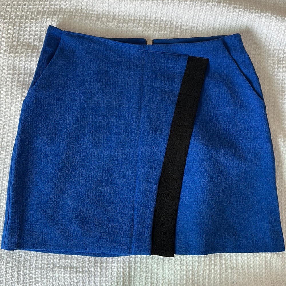 Mini blue skirt